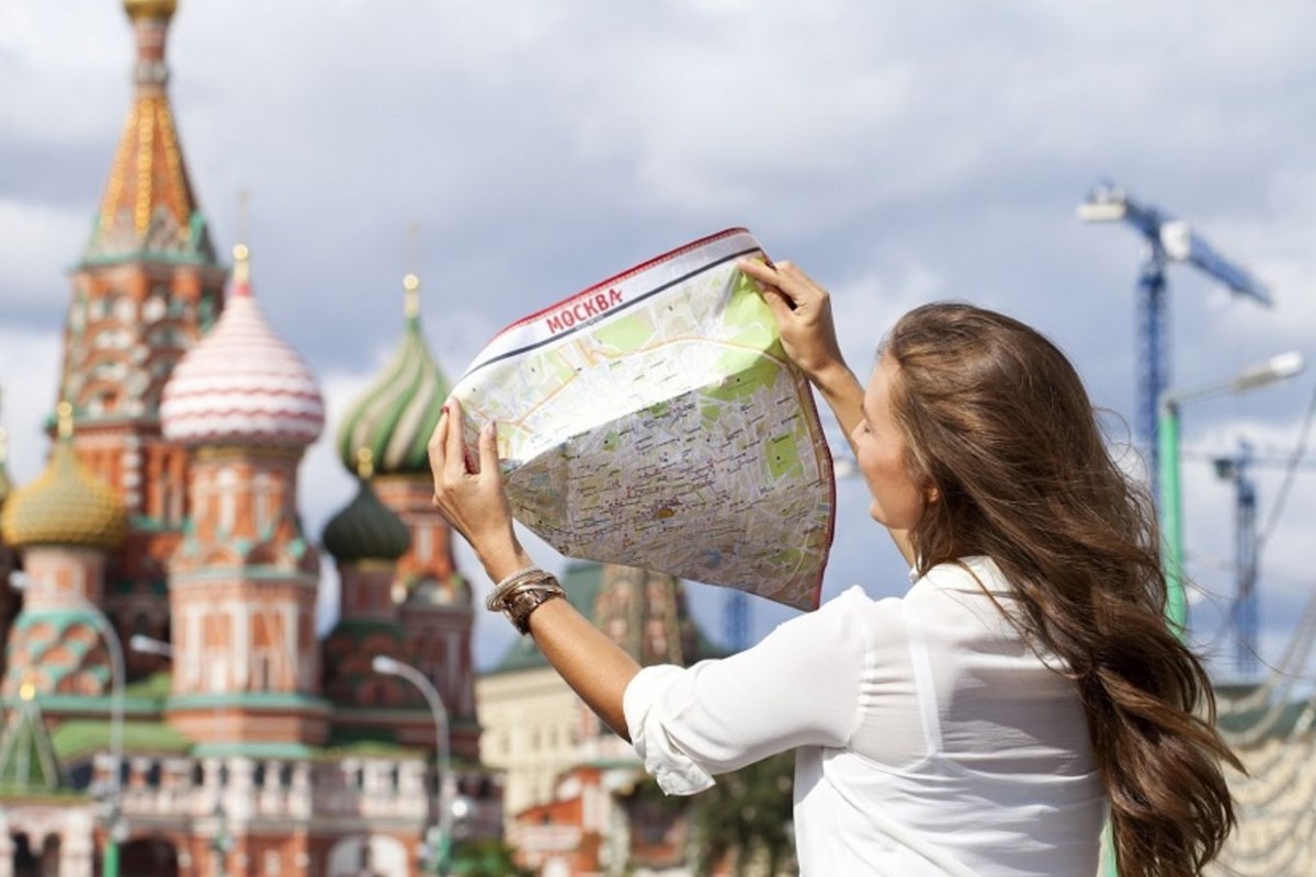 turistka-v-moskve.jpg