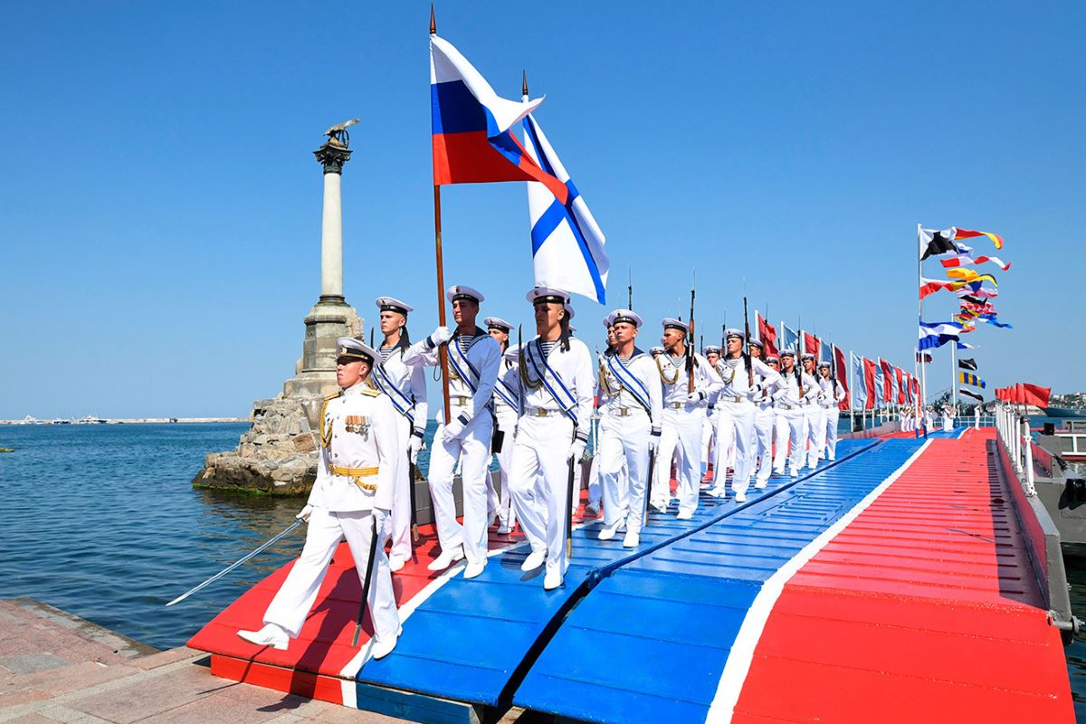 Парад в Севастополе