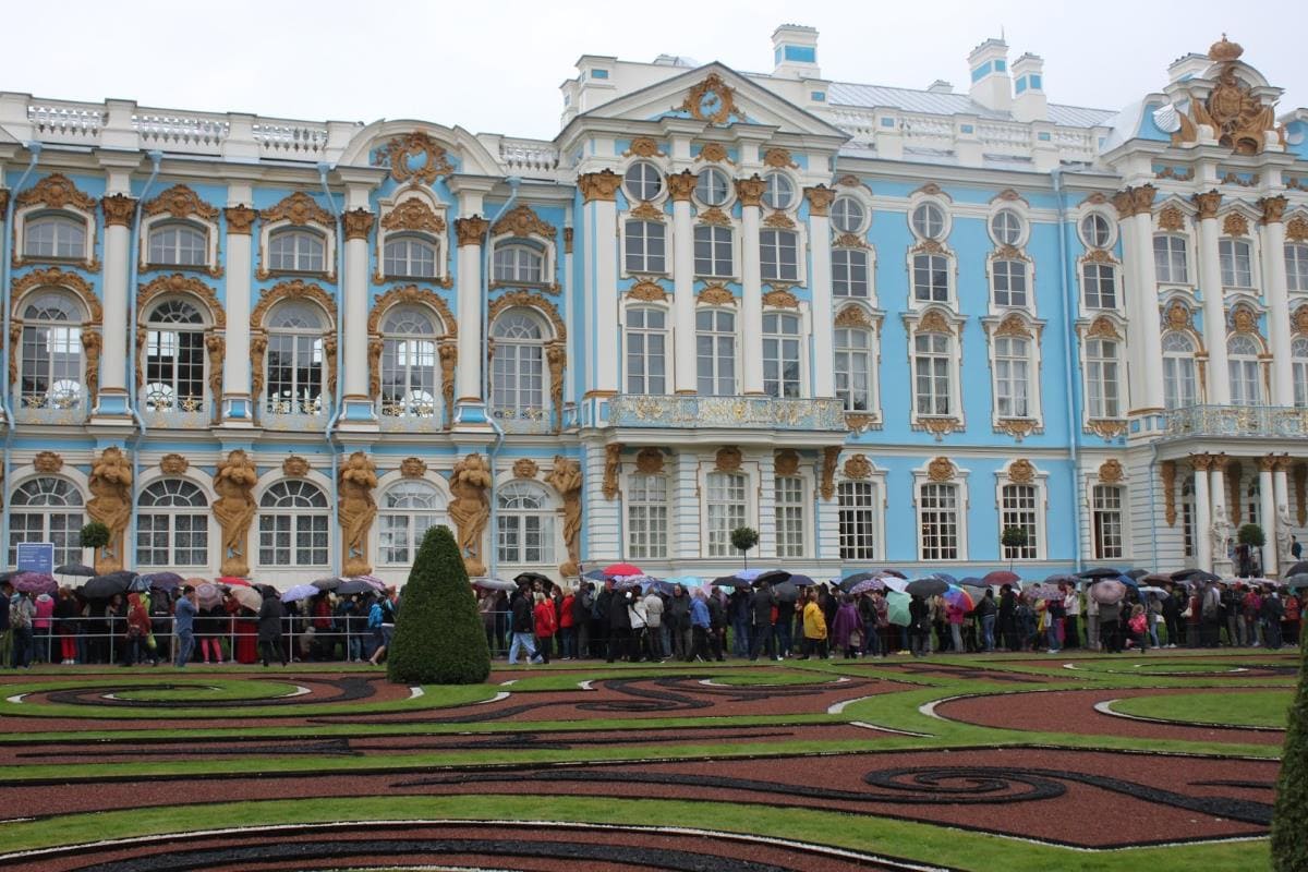 Очередь в Екатерининский дворец