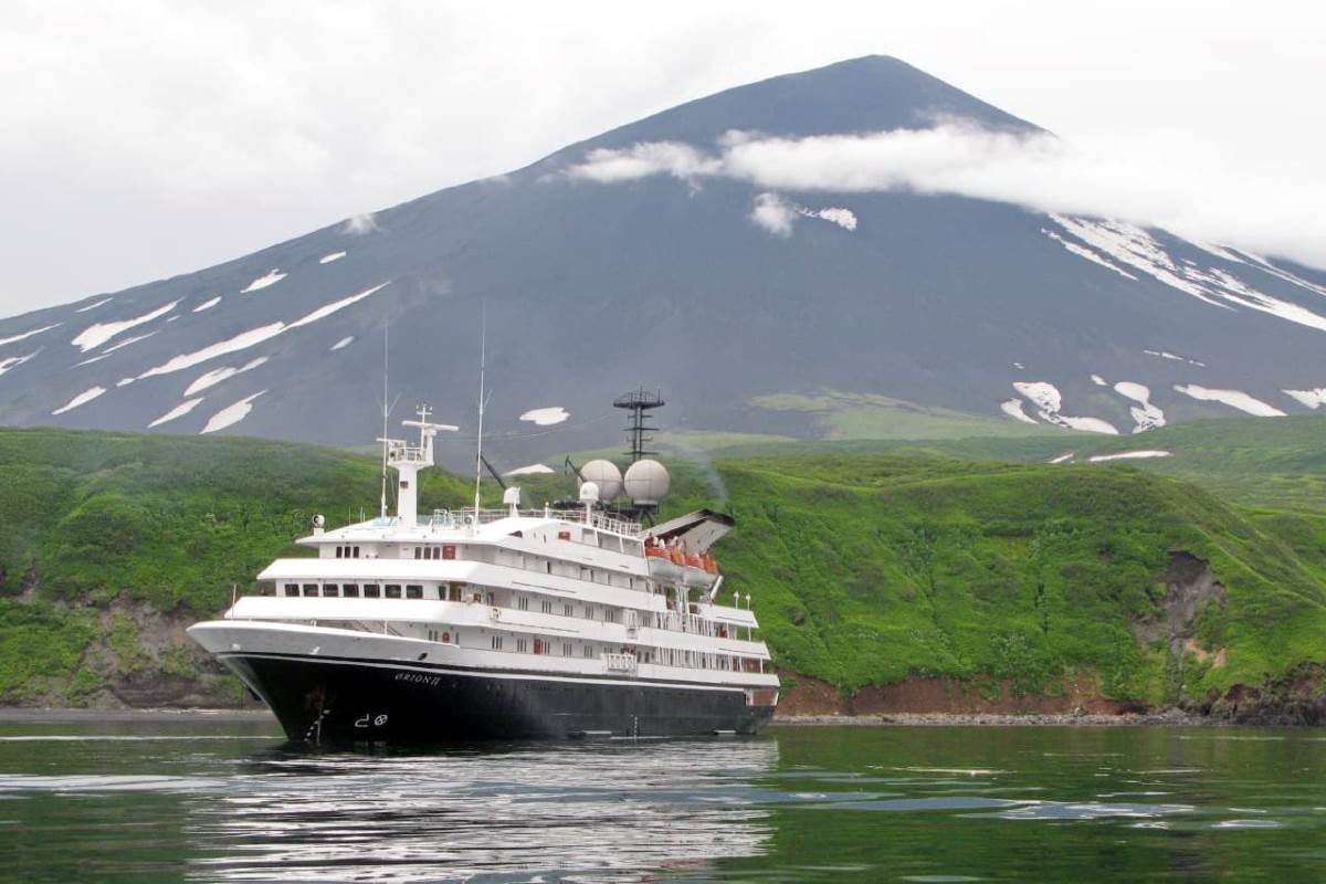 kruiznoe-sudno-na-kamchatke.jpg