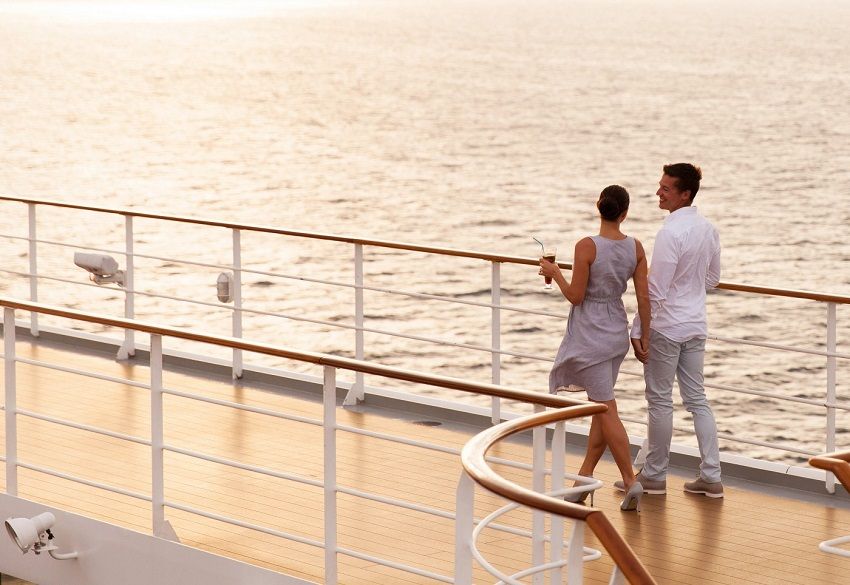 couple-on-cruise.jpg